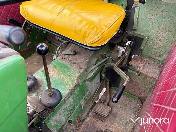 Veterantraktor John Deere 2120 17 of 30