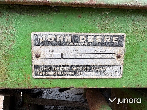 Veterantraktor John Deere 2120 27 of 30