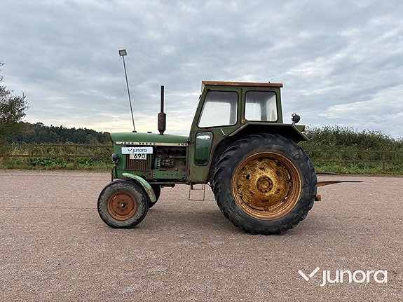Veterantraktor John Deere 2120 3 of 30