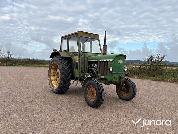 Veterantraktor John Deere 2120 8 of 30