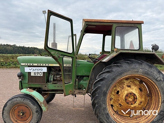 Veterantraktor John Deere 2120 13 of 30