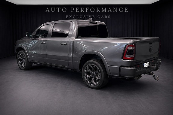 Dodge RAM 1500 3 of 8