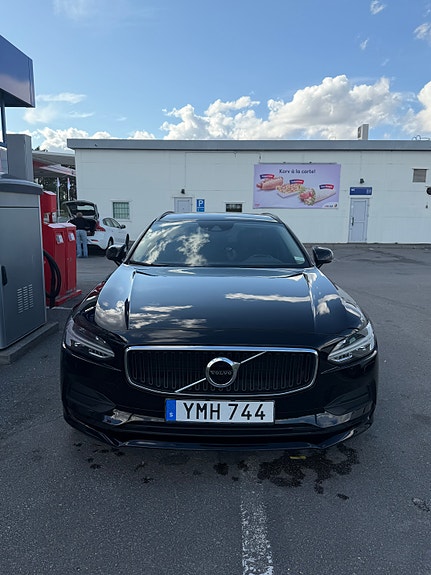 Volvo V90 2 of 8