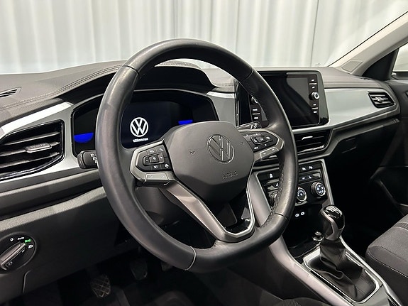 Volkswagen T-Roc 9 of 13