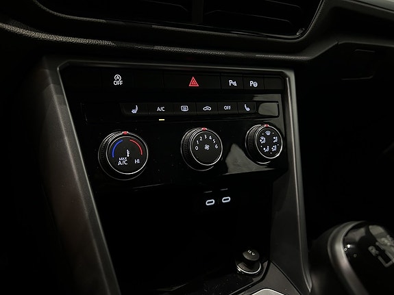 Volkswagen T-Roc 13 of 13