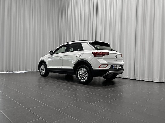 Volkswagen T-Roc 3 of 13