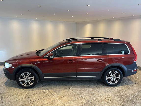 Volvo XC70 2 of 22