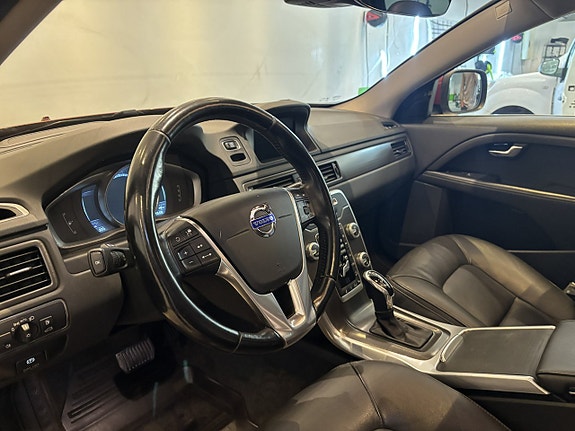 Volvo XC70 12 of 22