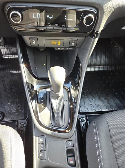 Toyota Yaris 14 of 15