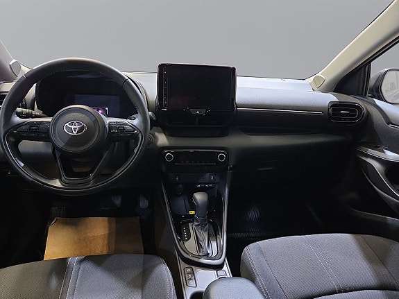 Toyota Yaris 10 of 15