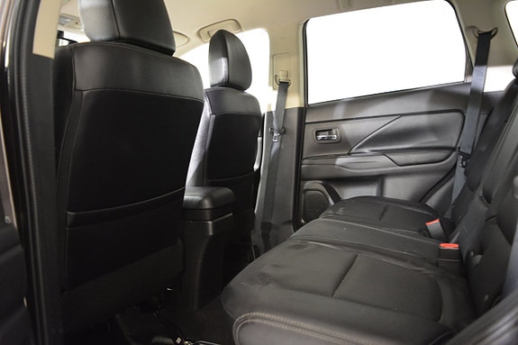 Mitsubishi Outlander 13 of 19