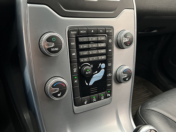 Volvo V70 19 of 28
