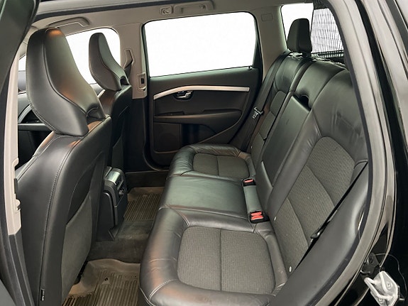 Volvo V70 13 of 28