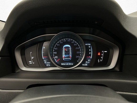 Volvo V70 15 of 28