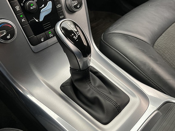 Volvo V70 20 of 28