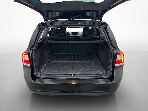 Volvo V70 10 of 28