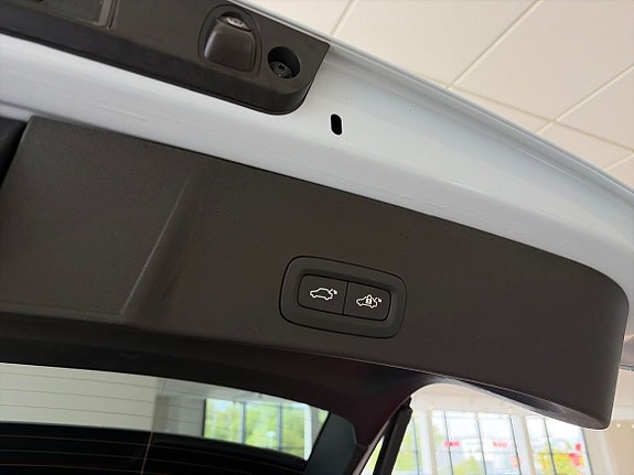 Volvo EX40 17 of 17