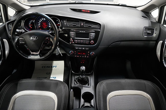 Kia Ceed 10 of 17