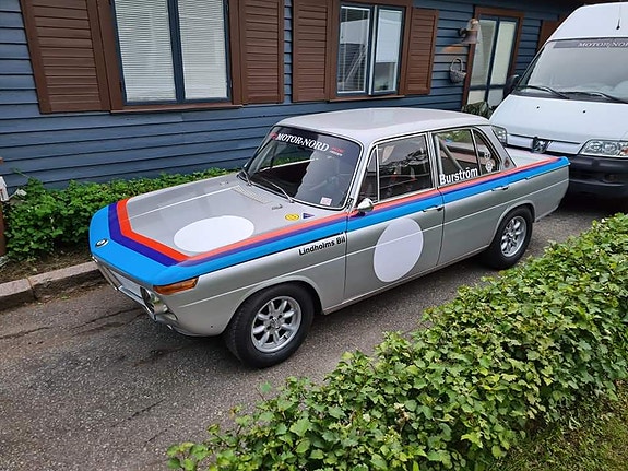 BMW 1800 3 of 5