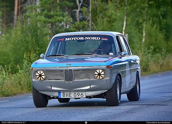 BMW 1800 4 of 5