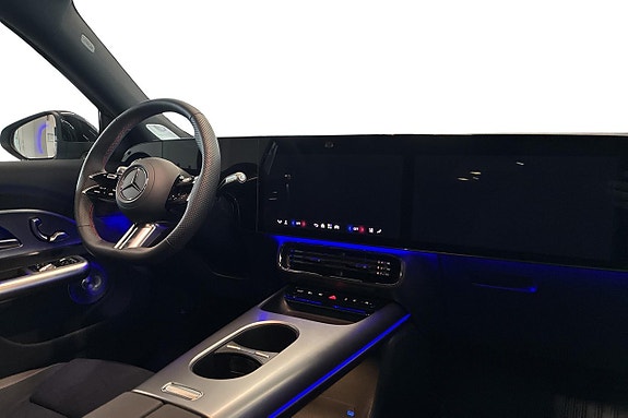 Mercedes-Benz GLB350 11 of 30