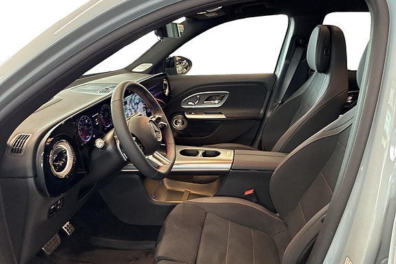 Mercedes-Benz GLB350 8 of 30