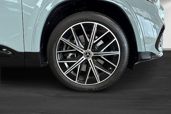 Mercedes-Benz GLB350 12 of 30