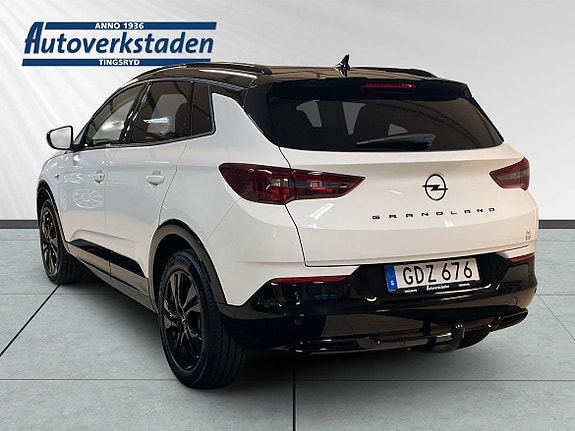 Opel Grandland 2 of 8
