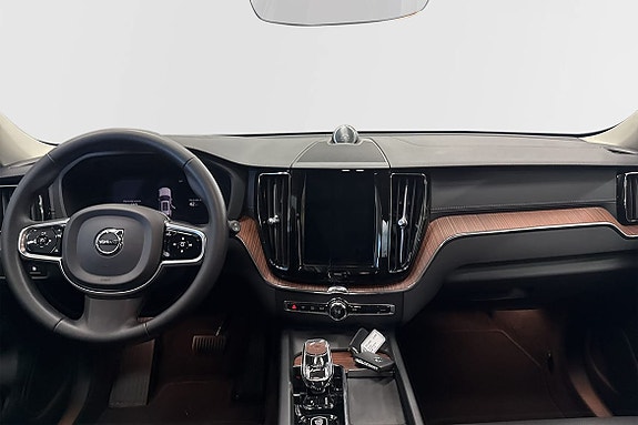 Volvo XC60 6 of 28
