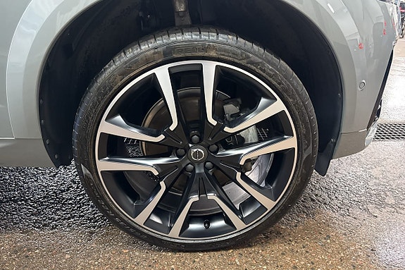 Volvo XC60 17 of 28
