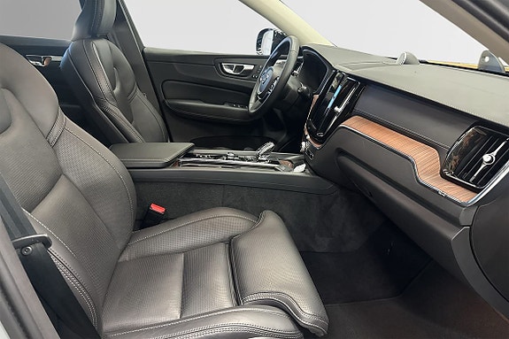 Volvo XC60 5 of 28