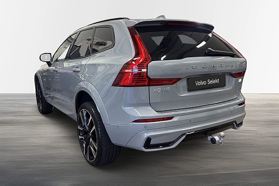 Volvo XC60 2 of 28