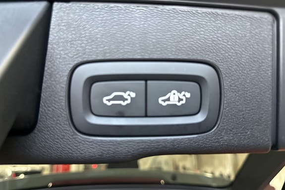 Volvo XC60 26 of 28