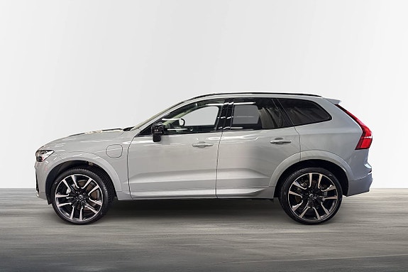Volvo XC60 3 of 28