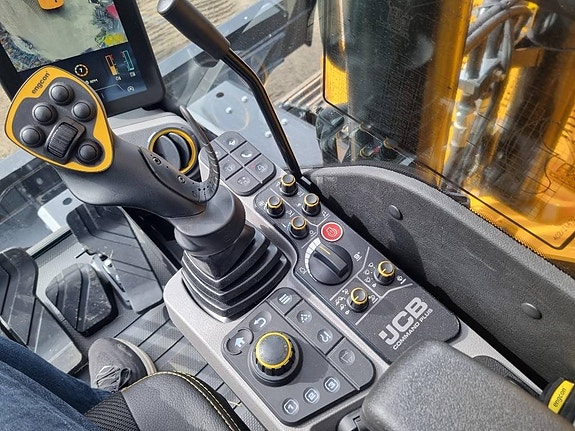 JCB 145XR Stage V 8 of 13