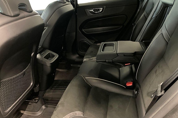 Volvo XC60 12 of 30