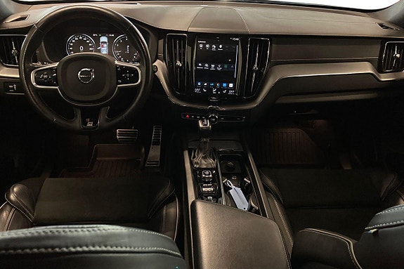 Volvo XC60 13 of 30