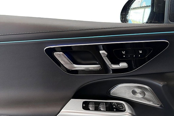 Mercedes-Benz E300 de 14 of 17