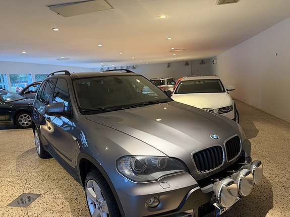 BMW X5 2 of 7