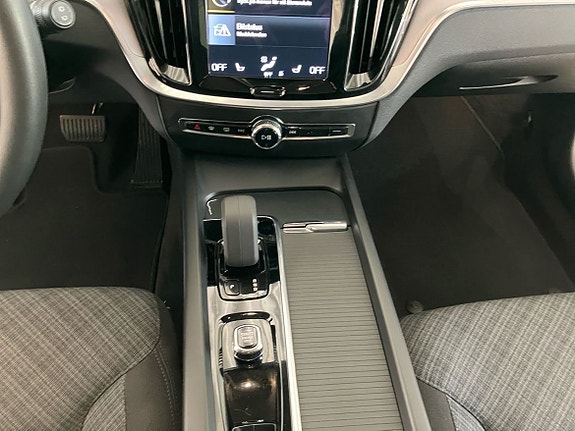 Volvo V60 Cross Country 12 of 13