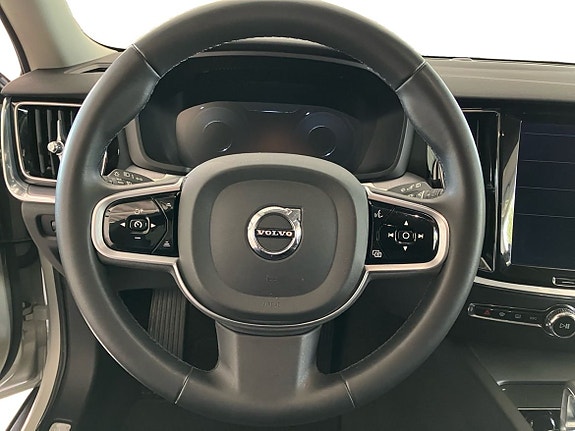 Volvo V60 Cross Country 10 of 13