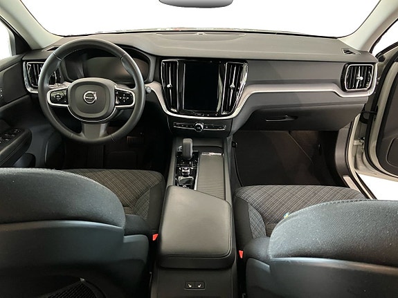 Volvo V60 Cross Country 5 of 13
