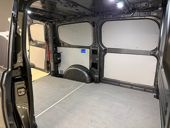 Volkswagen e-Transporter 16 of 19