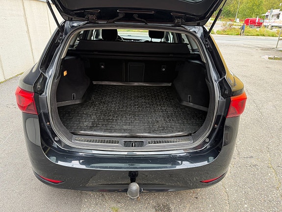 Toyota Avensis 8 of 11