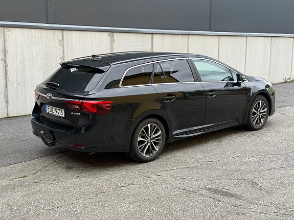 Toyota Avensis 3 of 11