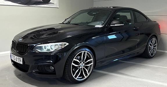 BMW 218d 4 of 22