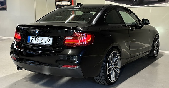 BMW 218d 22 of 22