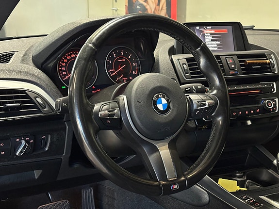 BMW 218d 14 of 22