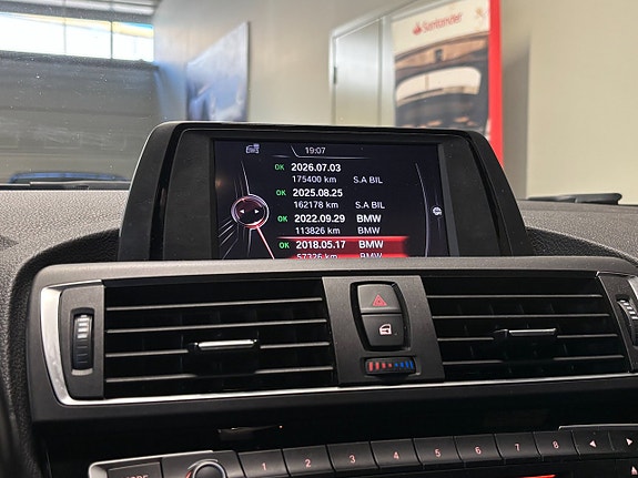 BMW 218d 18 of 22