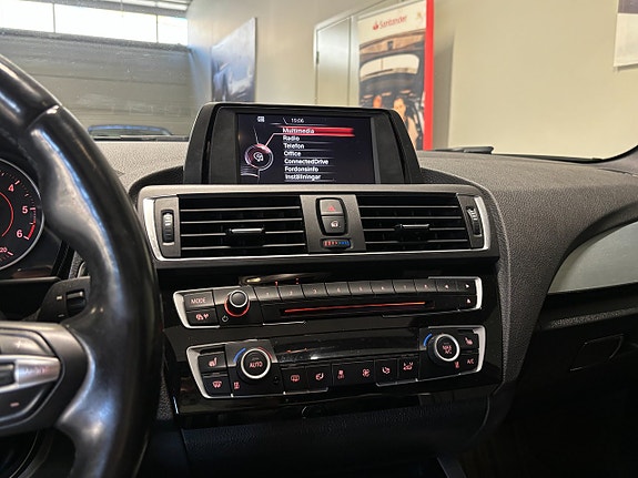 BMW 218d 17 of 22